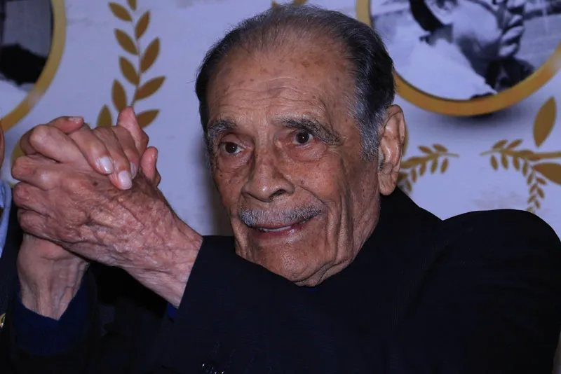 Ignacio Trelles agradece en un evento público