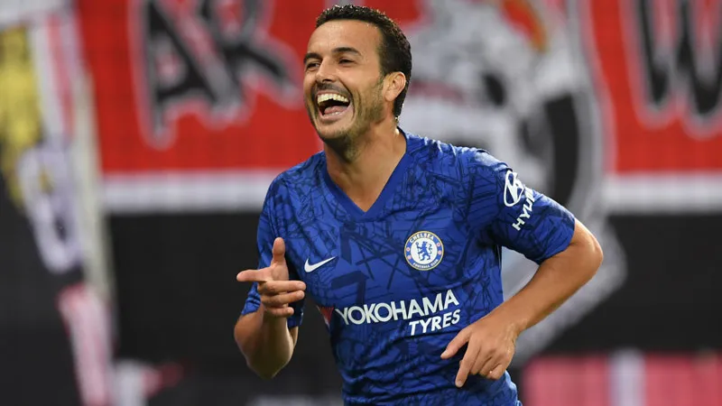 Pedro celebra una anotación con el Chelsea