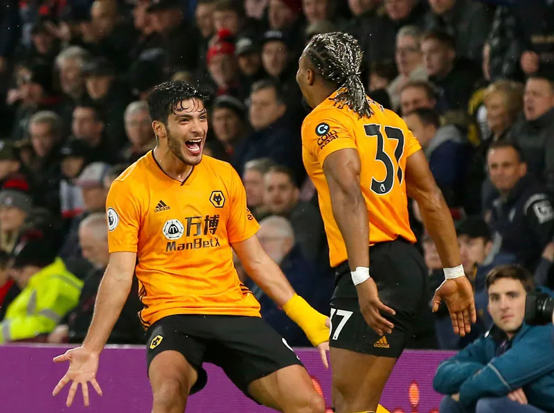 El delantero de Wolves celebra un gol