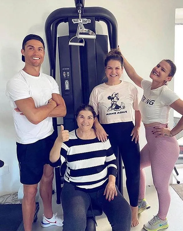 INSTAGRAM @CRISTIANO Cristiano Ronaldo y su familia