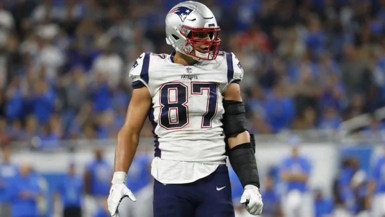 Rob Gronkowski durante un partido con los Pats