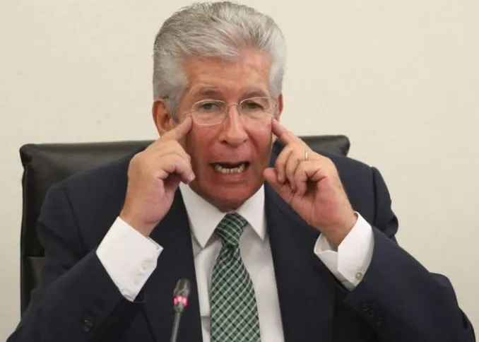 ESPECIAL Ruiz Esparza ofrece un discurso