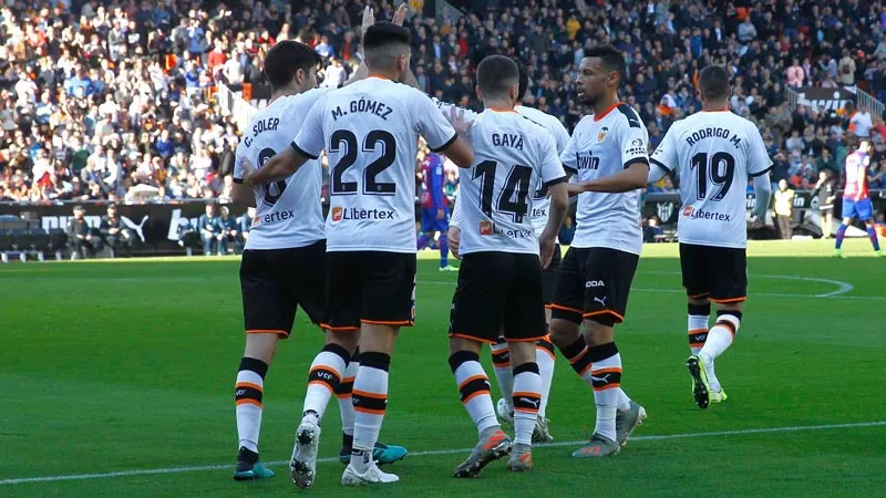 Jugadores del Valencia tras una anotación en La Liga