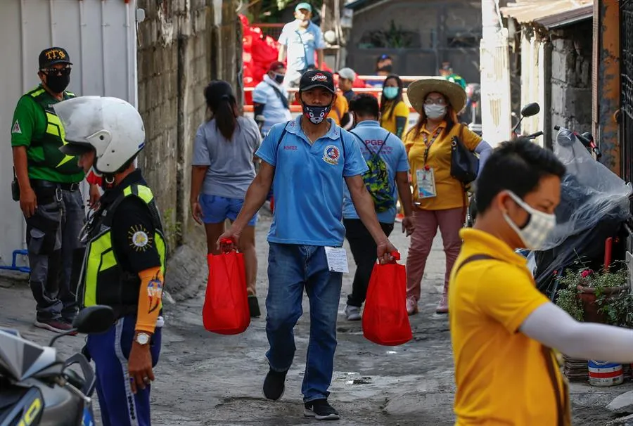 Personas en las calles de Filipinas