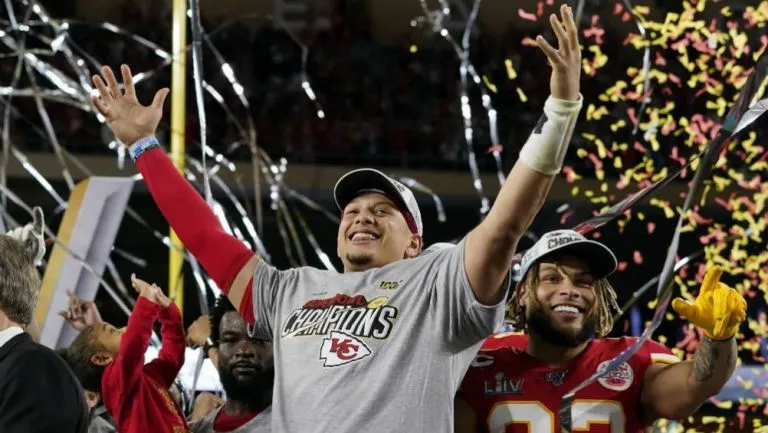 Mahomes celebra el campeonato de los Chiefs