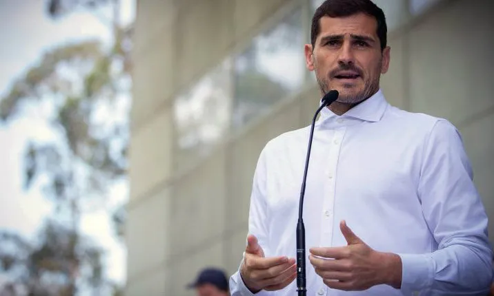 El exarquero español en un evento público