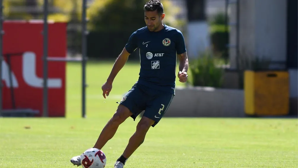 Luis Fuentes en un entrenamiento de América