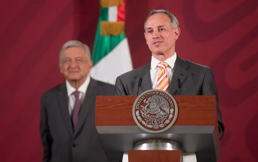 TWITTER @HLGatell El subsecretario de salud con el Presidente de la República