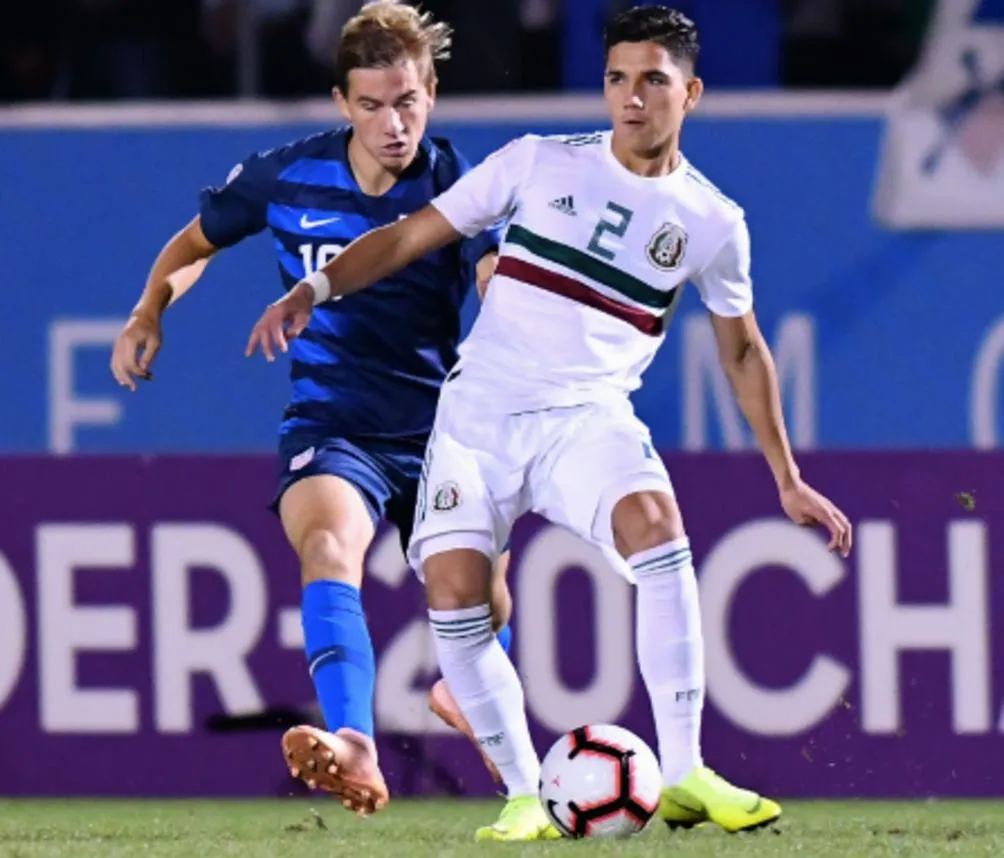 Álvarez en un partido con México Sub-20