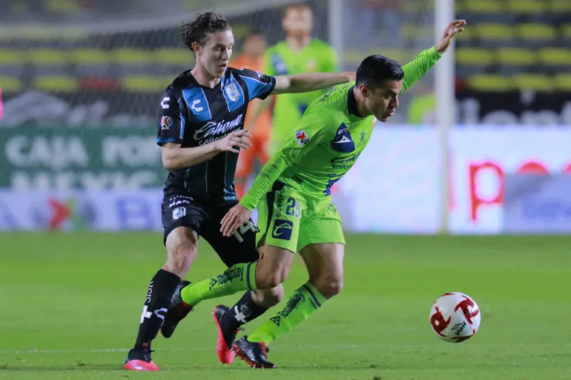 Marcel Ruiz en partido con Querétaro