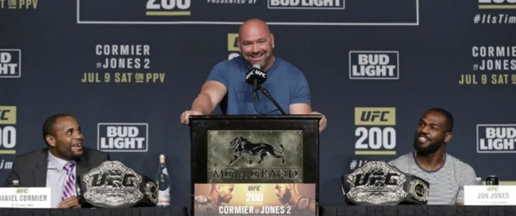 Dana White en la presentación de la segunda pela entre Jones y Cormier
