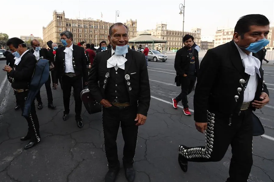 Mariachis en el Zócalo de la CDMX