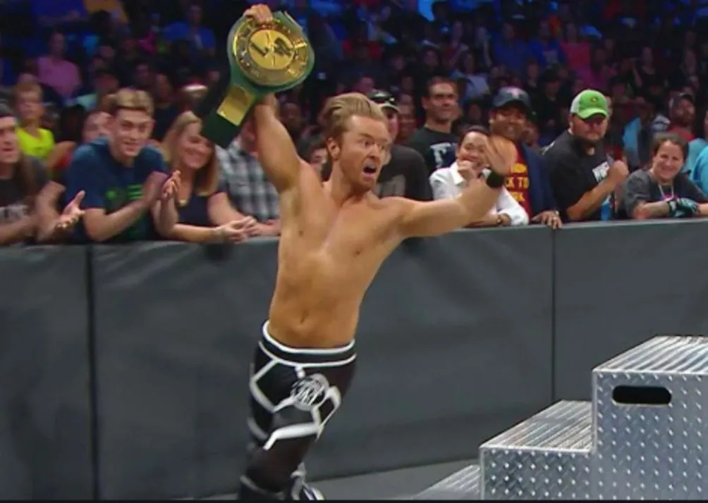Drake Maverick celebra un triunfo en la WWE, luchador que también quedo fuera de la organización