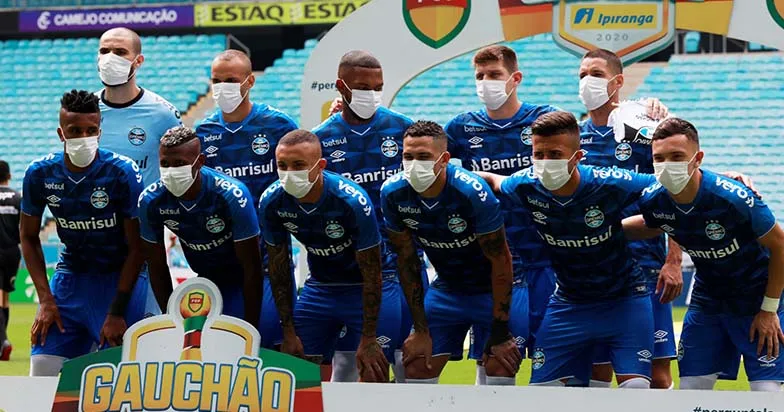 ESPECIAL Elementos de Gremio portan cubrebocas previo a un duelo