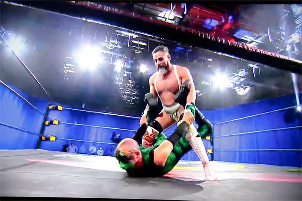 Dr. Wagner Jr no tuvo problemas para vencer a Mr. Iguana
