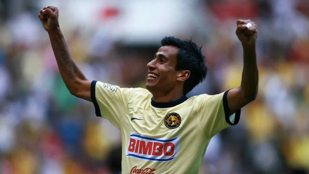 Negro Sandoval festeja en un juego de América