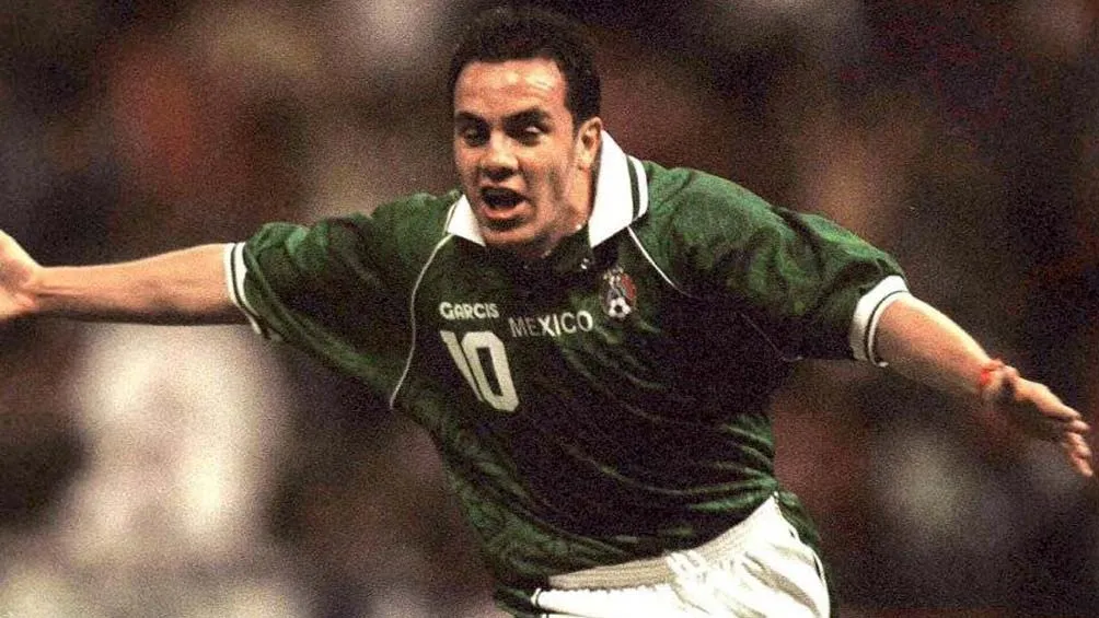 Cuauhtémoc Blanco, celebra una anotación con el Tri
