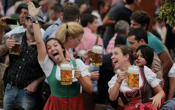 Oktoberfest reúne gente de todo el mundo