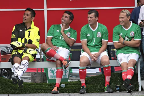 IMAGO 7 Ramón Ramírez en un partido amistoso con sus excompañeros del Tri