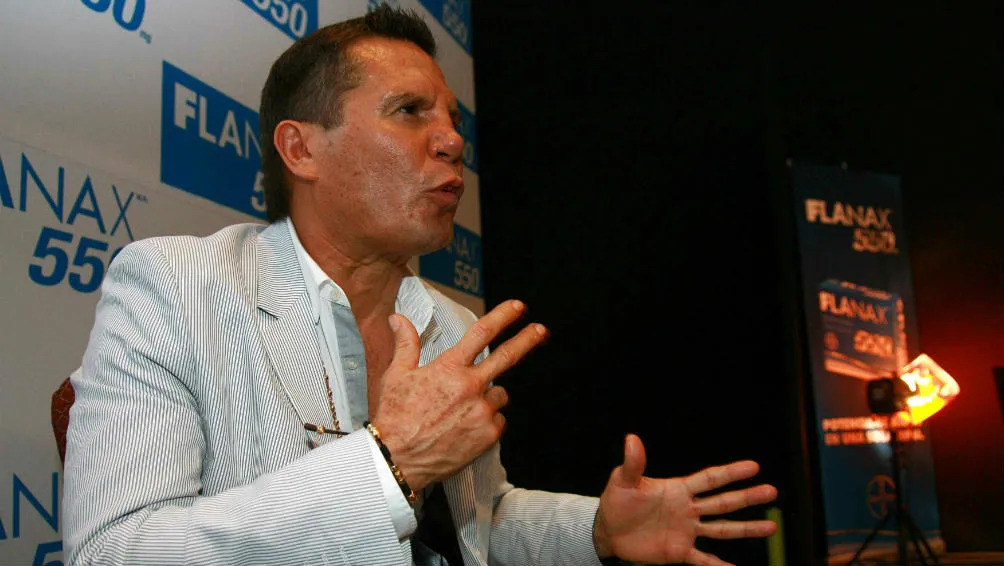 Julio César Chávez en conferencia de prensa