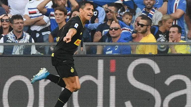 EFE Alexis Sánchez celebra su primer gol con el Inter