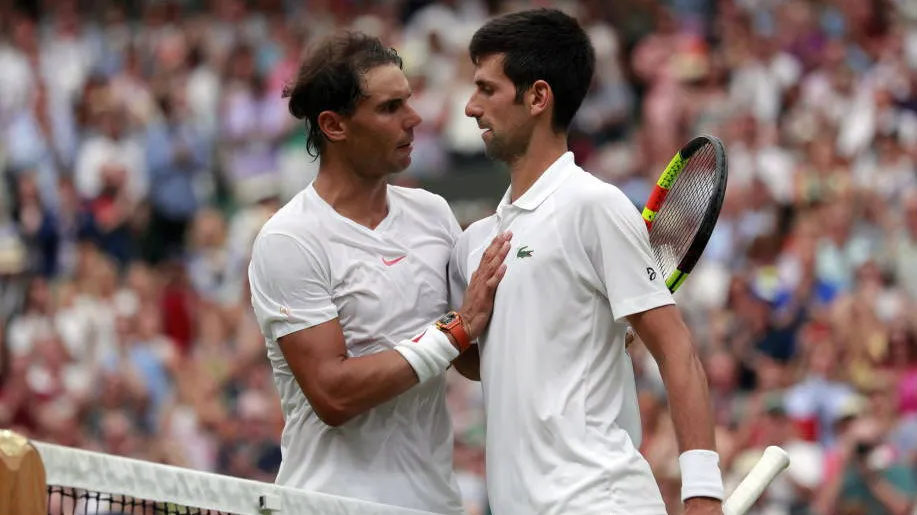EFE Nadal y Djokovic tras un juego