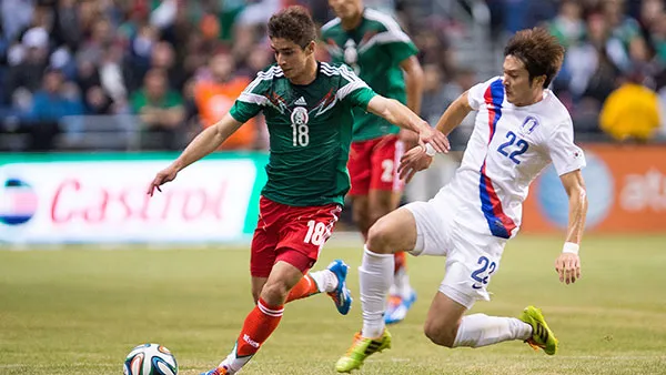 Brizuela en un partido con el Tri previo al Mundial de 2014