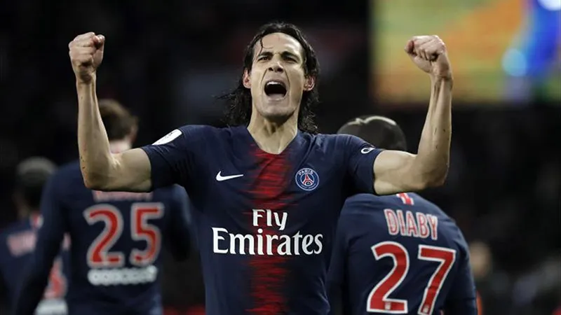 EFE Cavani celebra una anotación con el PSG