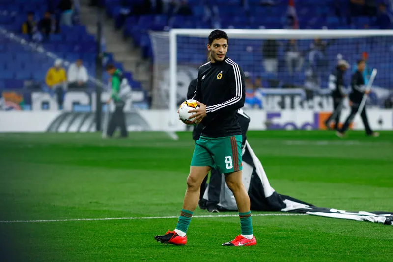 Jiménez, en un calentamiento de Wolves