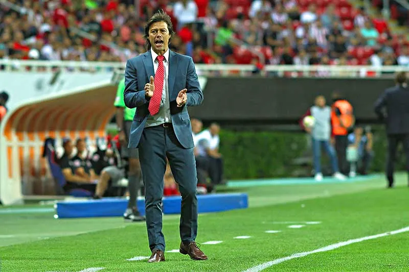 IMAGO7 Almeyda durante un duelo de Chivas en Liga MX