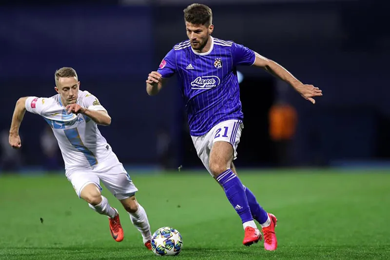 FACEBOOK @DINAMO Bruno Petković durante un duelo con el Dinamo