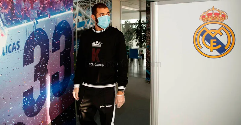 Karim Benzema llegando a las instalaciones del club