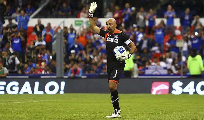 Conejo se despide de la afición durante su retiro