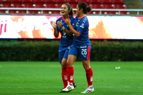 IMAGO7 Jugadoras regias celebran un gol