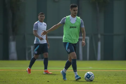 MEXSPORT Stephen Eustáquio durante un entrenamiento de La Máquina