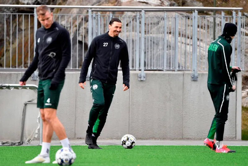 El futbolista sueco entrenando con el Hammarby