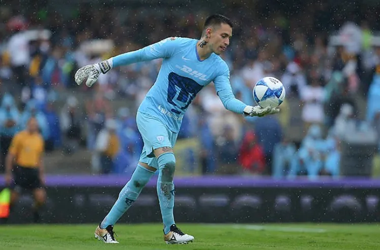 Saldívar en un juego en Ciudad Universitaria