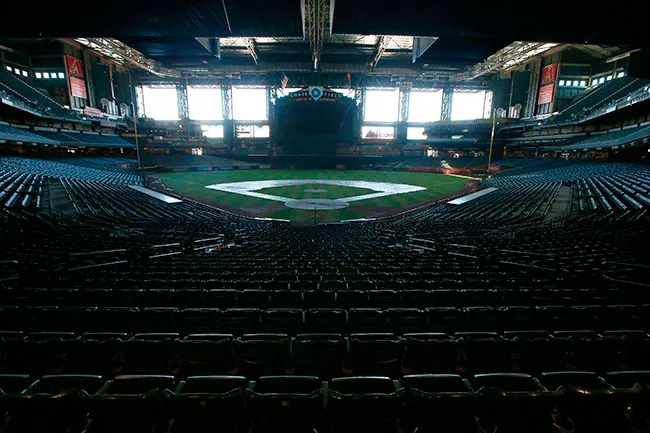Chase Field, casa de los Arizona Diamondbacks, en penumbra