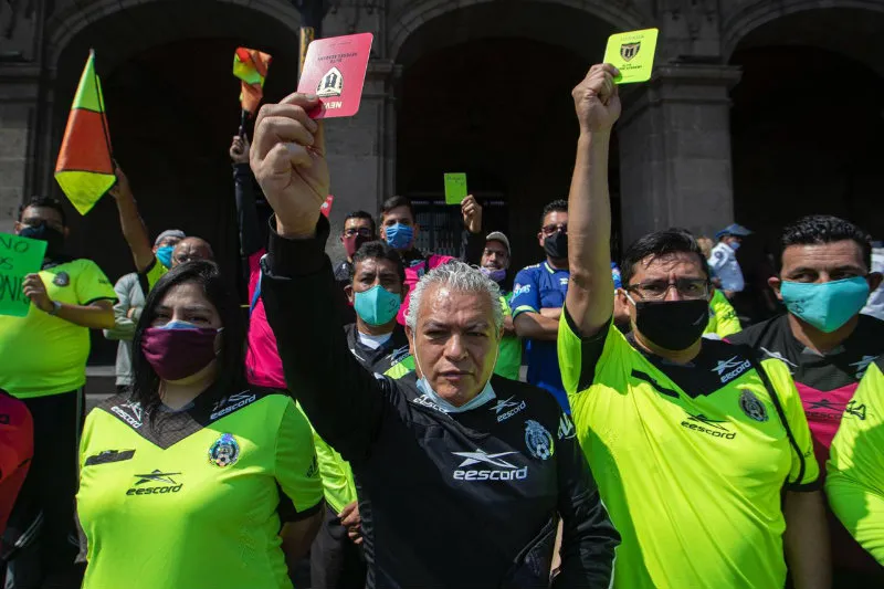 Árbitros de futbol amateur en manifestación