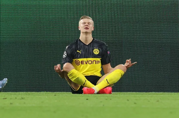 TWITTER @BVB Haaland en festejo de gol