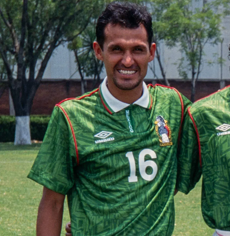 Luis Antonio Valdez con la Selección Mexicana previo a Estados Unidos 94