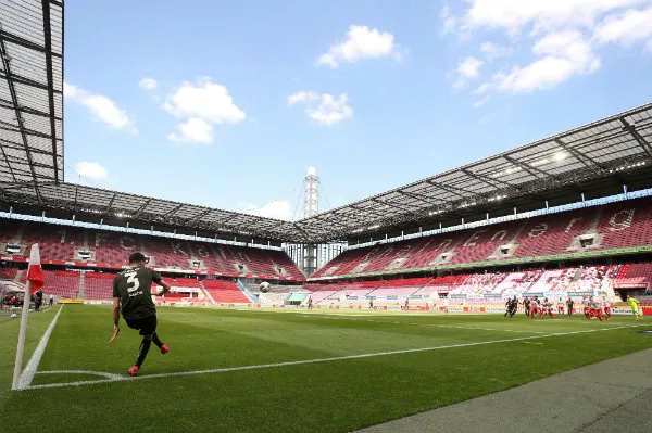 Acción en el FC Colonia vs Mainz 05