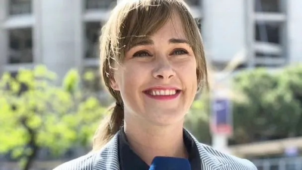 Marion Reimers, sonríe durante una transmisión