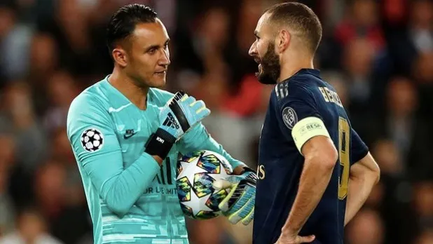 AP Navas saluda a Benzema tras un juego de Champions League