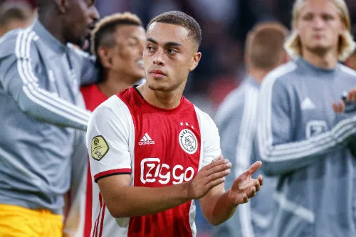 El lateral sería fichado por el Barcelona