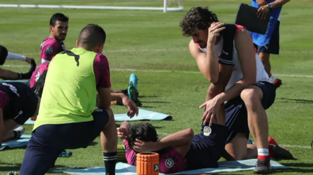 Oriol Pastor en entrenamiento con Chivas