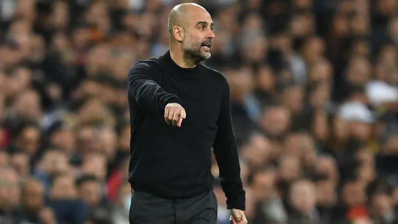FACEBOOK @MANCITY Pep Guardiola da indicaciones en un duelo del Man City