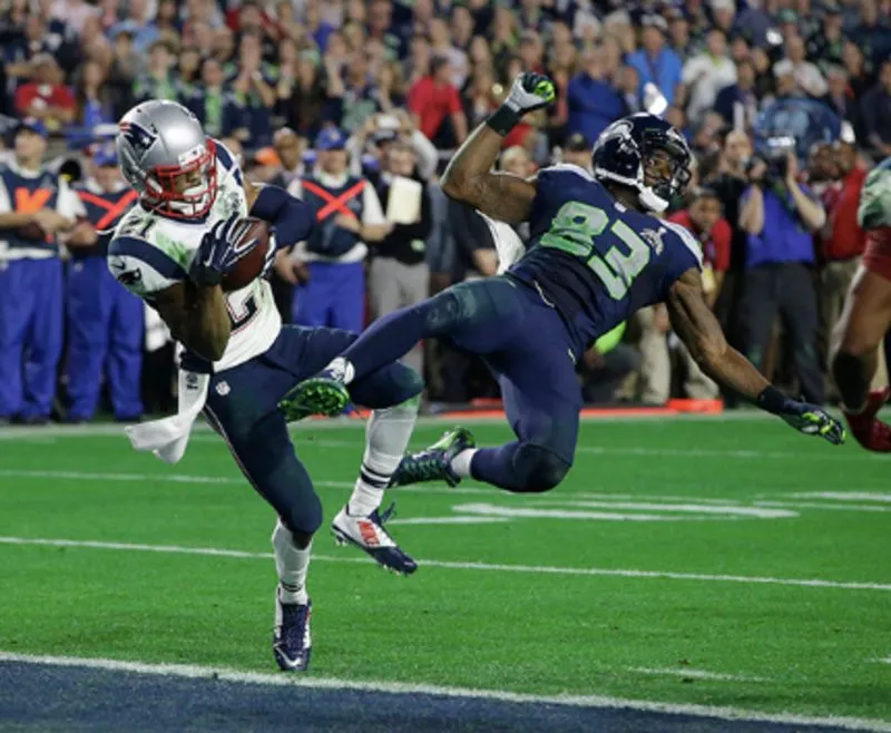 Seahawks y Patriots en un partido de la NFL