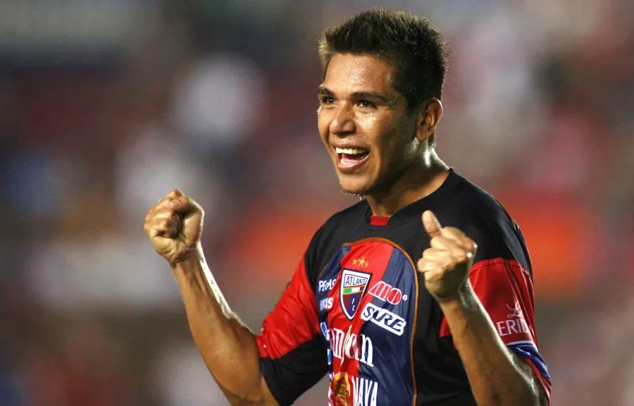 MEXSPORT Ovalle celebra gol con los Potros de Hierro