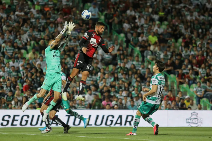 el arquero de Santos durante partido ante Atlas